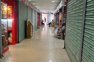 “Tháo chạy” khỏi trung tâm thương mại vì thua lỗ